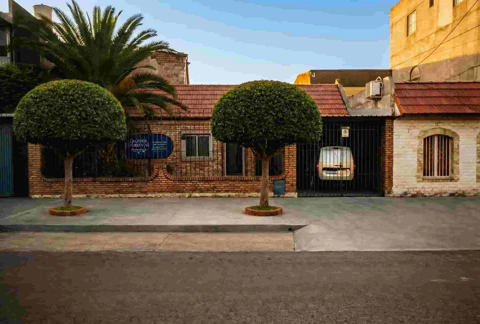 Fachada de Cochería Carloni en Rosario