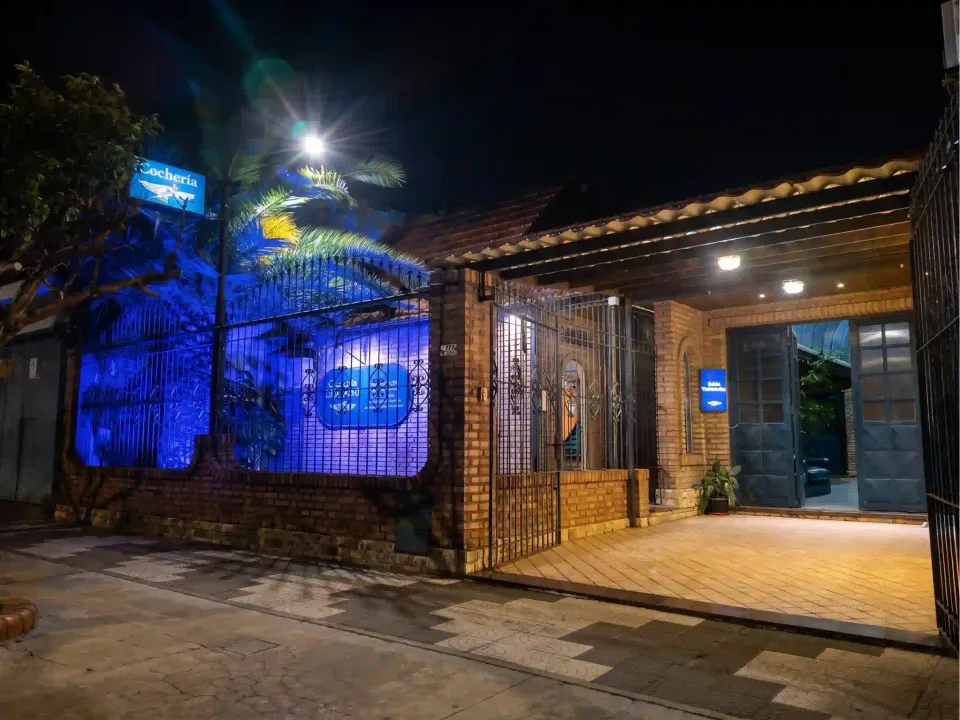 Fachada de Cochería Carloni en Rosario